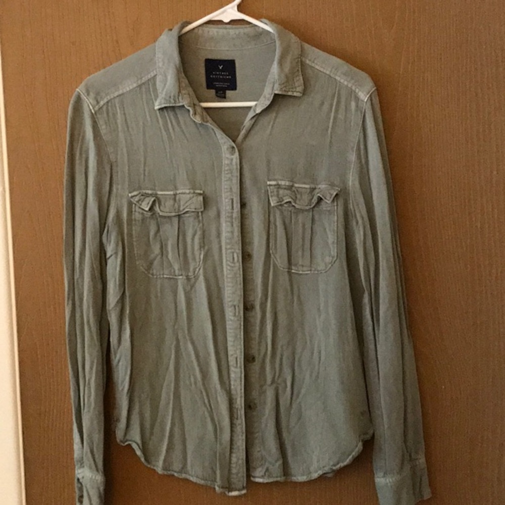 American Eagle button down